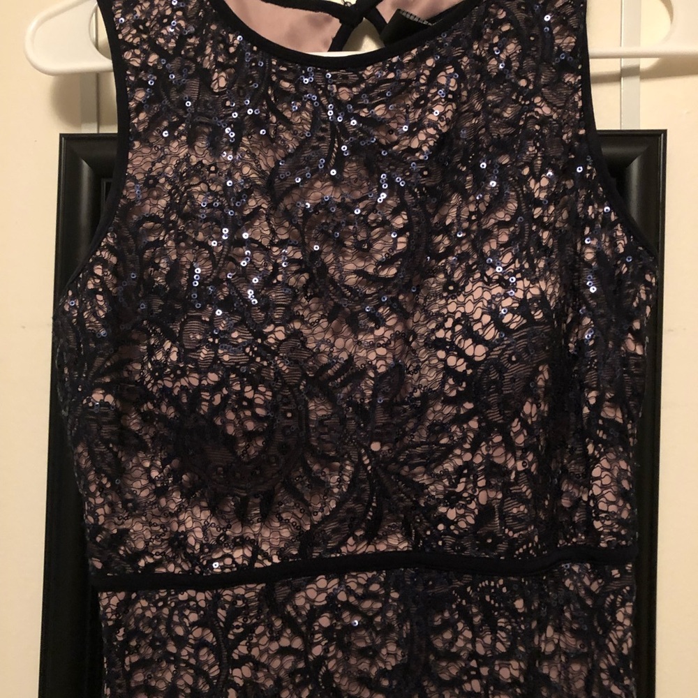 Windsor Lace Dress - Picture 4 of 5